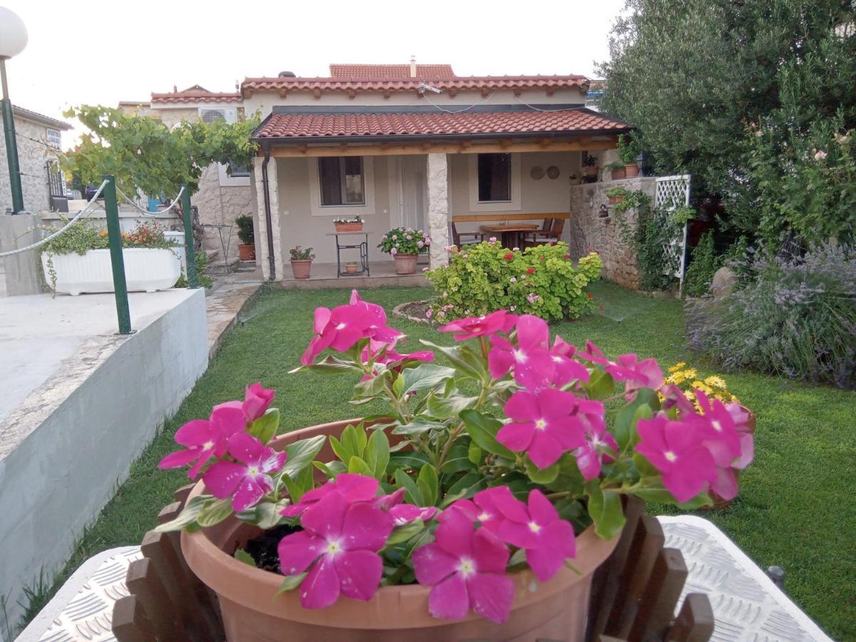 Apartments Janjac Vodice Buitenkant foto