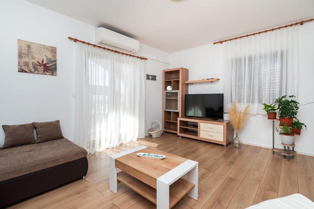 Apartments Janjac Vodice Buitenkant foto