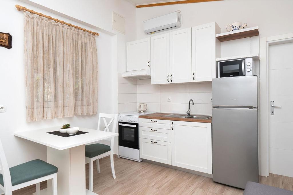 Apartments Janjac Vodice Buitenkant foto
