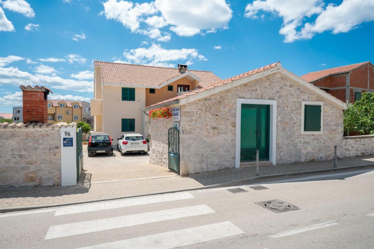 Apartments Janjac Vodice Buitenkant foto