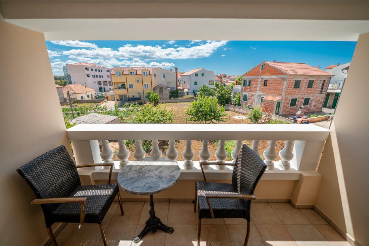 Apartments Janjac Vodice Buitenkant foto